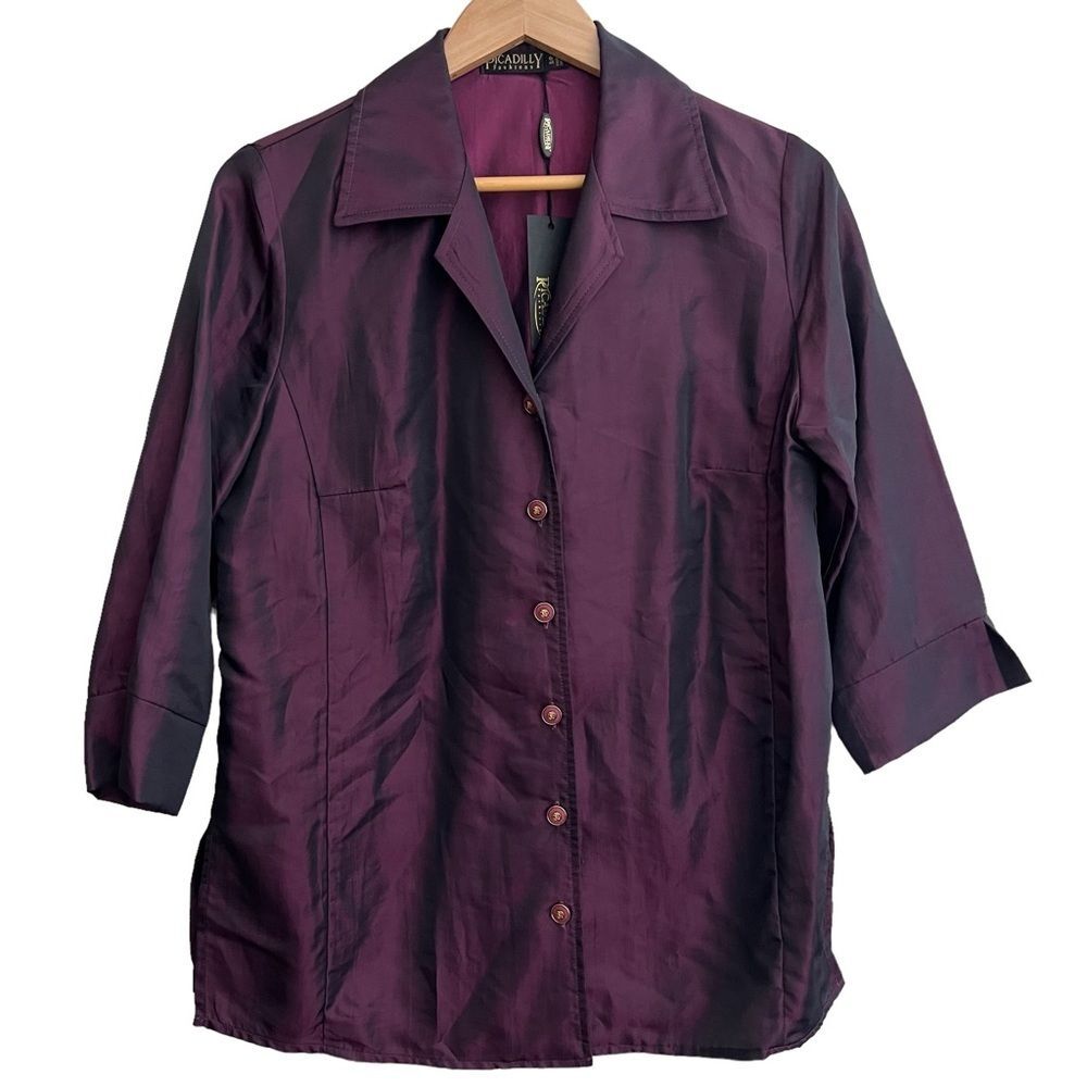 😊 3/$30
Piccadilly fashions Plum button up dress top NWT 🏷 Size Small (roomy)